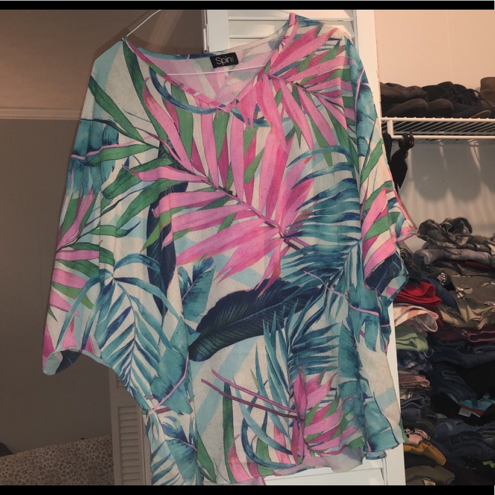 Women’s Size 2XL Floral Spin U.S.A Top